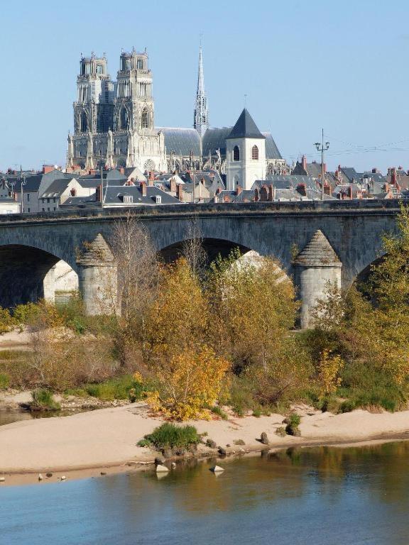 Le Palace Fleury-les-Aubrais Kültér fotó